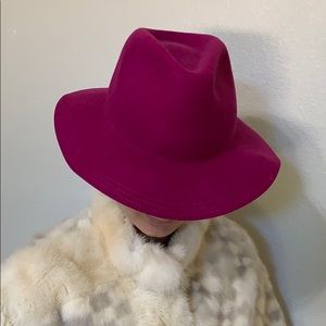 Fuchsia felt wool hat